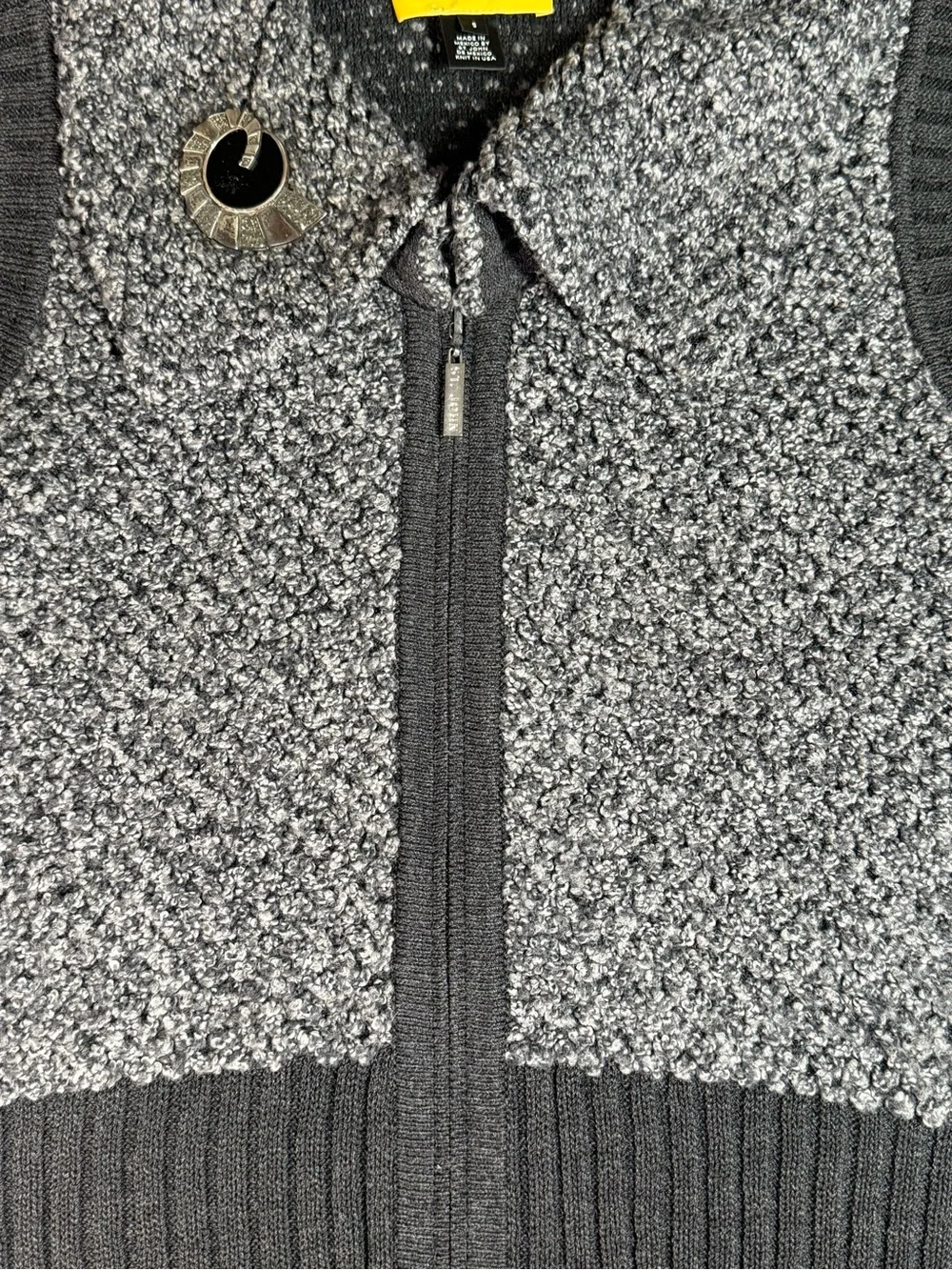 St John Fall 2010 Boucle Vest Womens S Wool Cashmere Gray Zip Knit Brooch USA